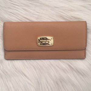 Authentic ✅Michael Kors Flat Leather Wallet